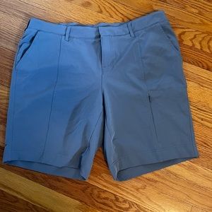 Women’s cargo shorts large